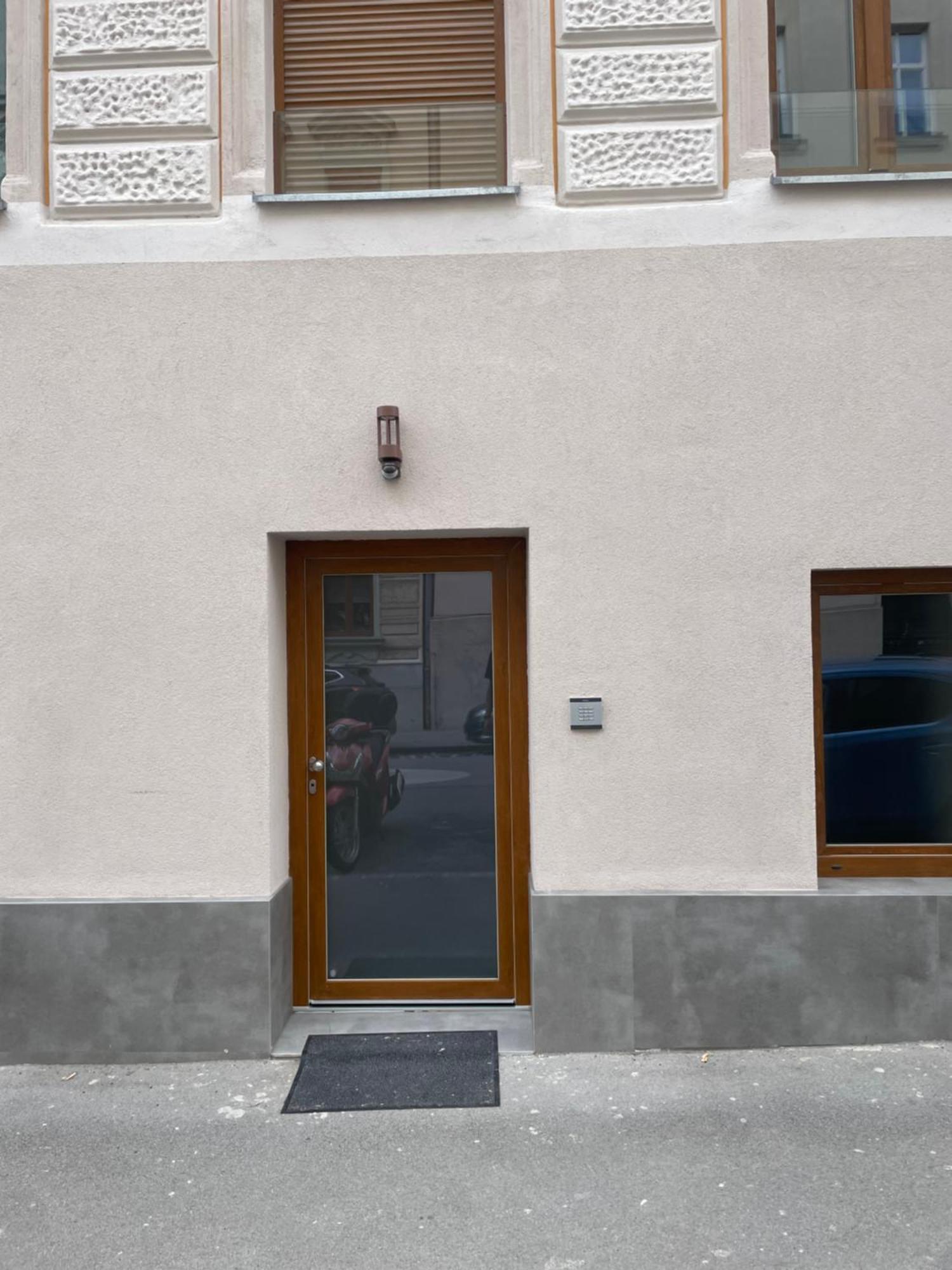 New Central Apartments Westbahnhof Wina Bagian luar foto