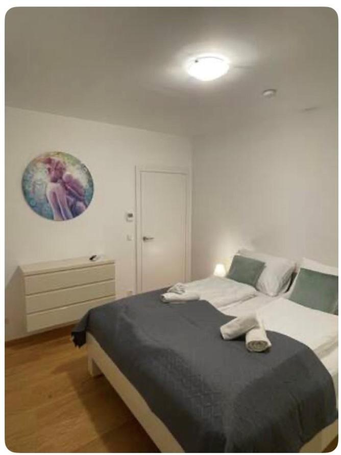 New Central Apartments Westbahnhof Wina Bagian luar foto