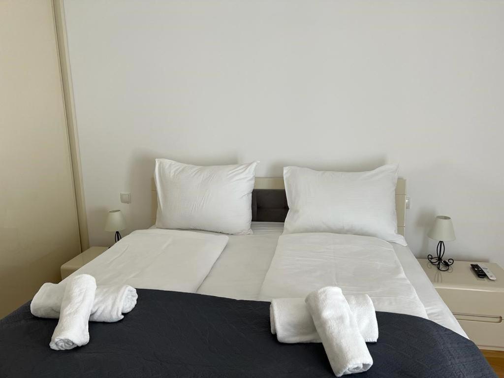 New Central Apartments Westbahnhof Wina Bagian luar foto