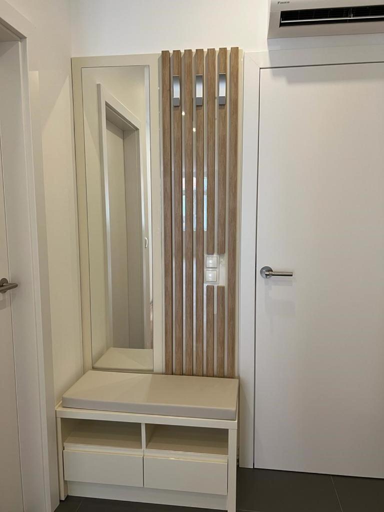 New Central Apartments Westbahnhof Wina Bagian luar foto